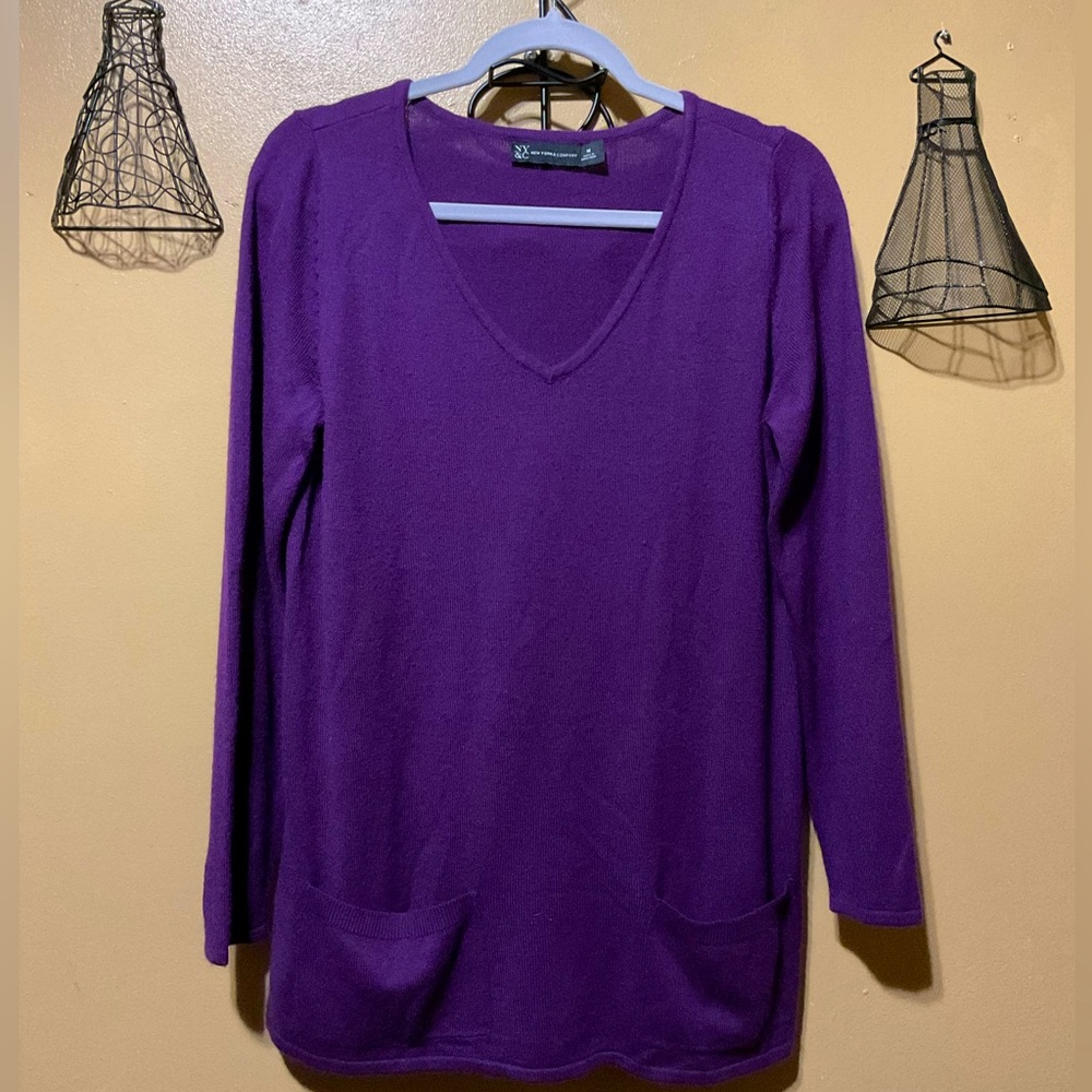 New York and Company V-neck Sweater